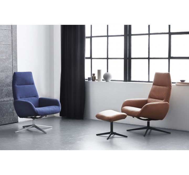 Ergo Chair And Footrest In Balder Black Leather - Lifestyle