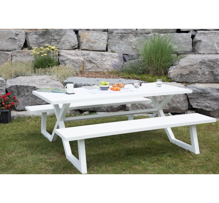 Vivere Banquet Deluxe 8-Seat Aluminum Picnic Table (White)