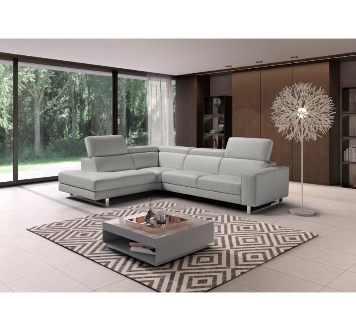 Augusto Sectional With Chaise - Lifestyle