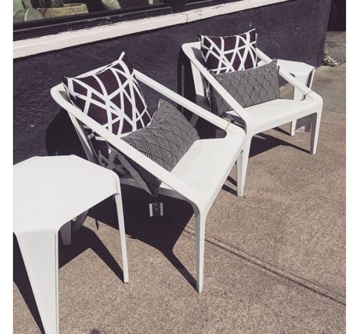 Yatta End Table White - Lifestyle