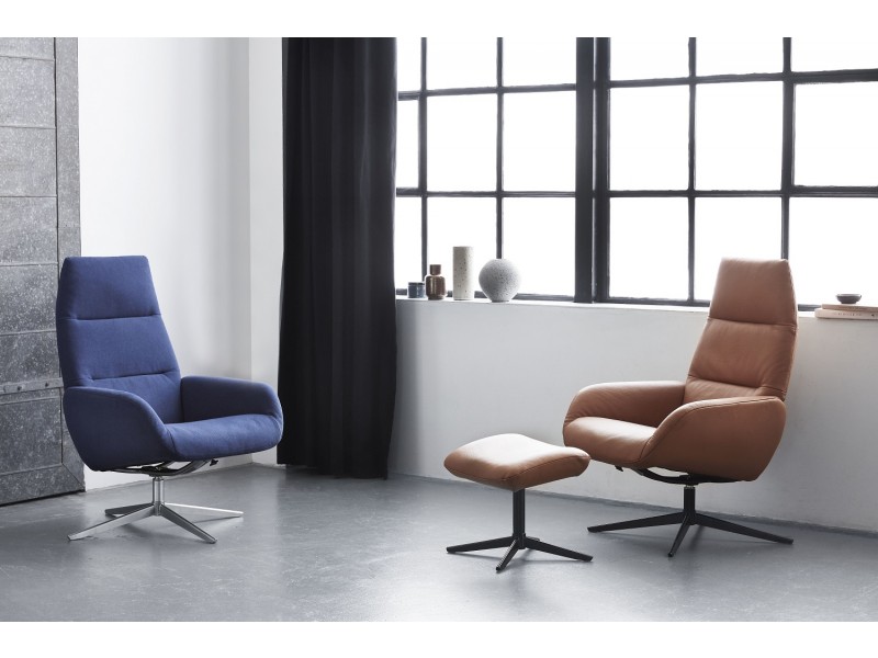 Ergo Chair And Footrest In Balder Black Leather - Lifestyle