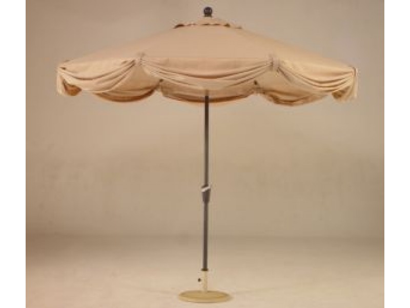 Lanza Market Umbrella 9' x 8 Scallop W/Led Light
