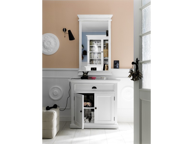 Nova Solo Portrait Mirror - Lifestyle