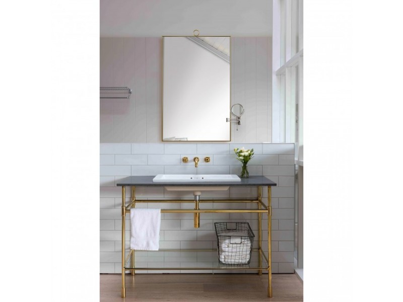 Vertice Mirror - Lifestyle