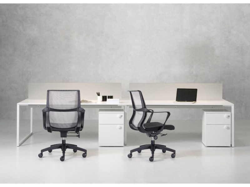 RAVI Mesh Back Uph. Seat Black/Grey/Red - Task/Conference Chair 