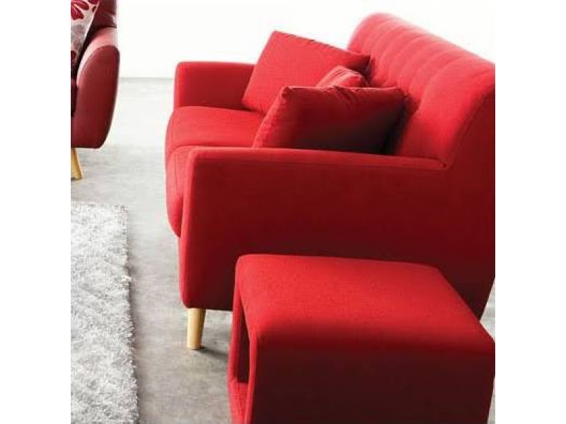 Diamond Sofa Scarlett Solid Fabric Loveseat - RED