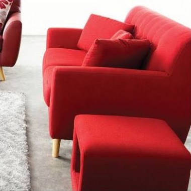 Diamond Sofa Scarlett Solid Fabric Loveseat - RED
