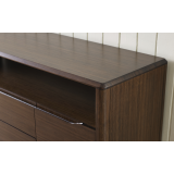 Caramelized Currant Media Table - Detail